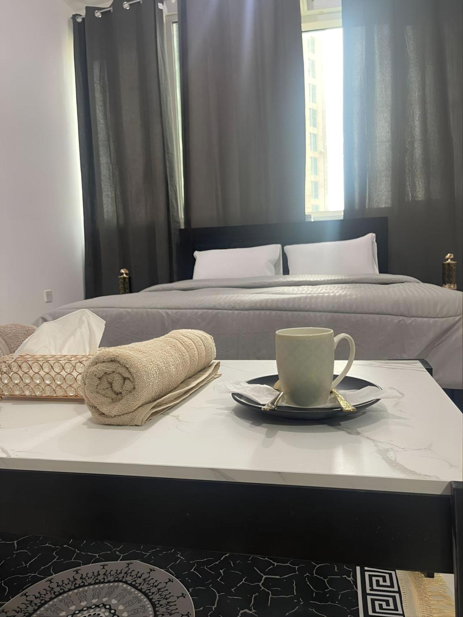Corniche Street - Extremely Unique Room Abu Dabi Exterior foto