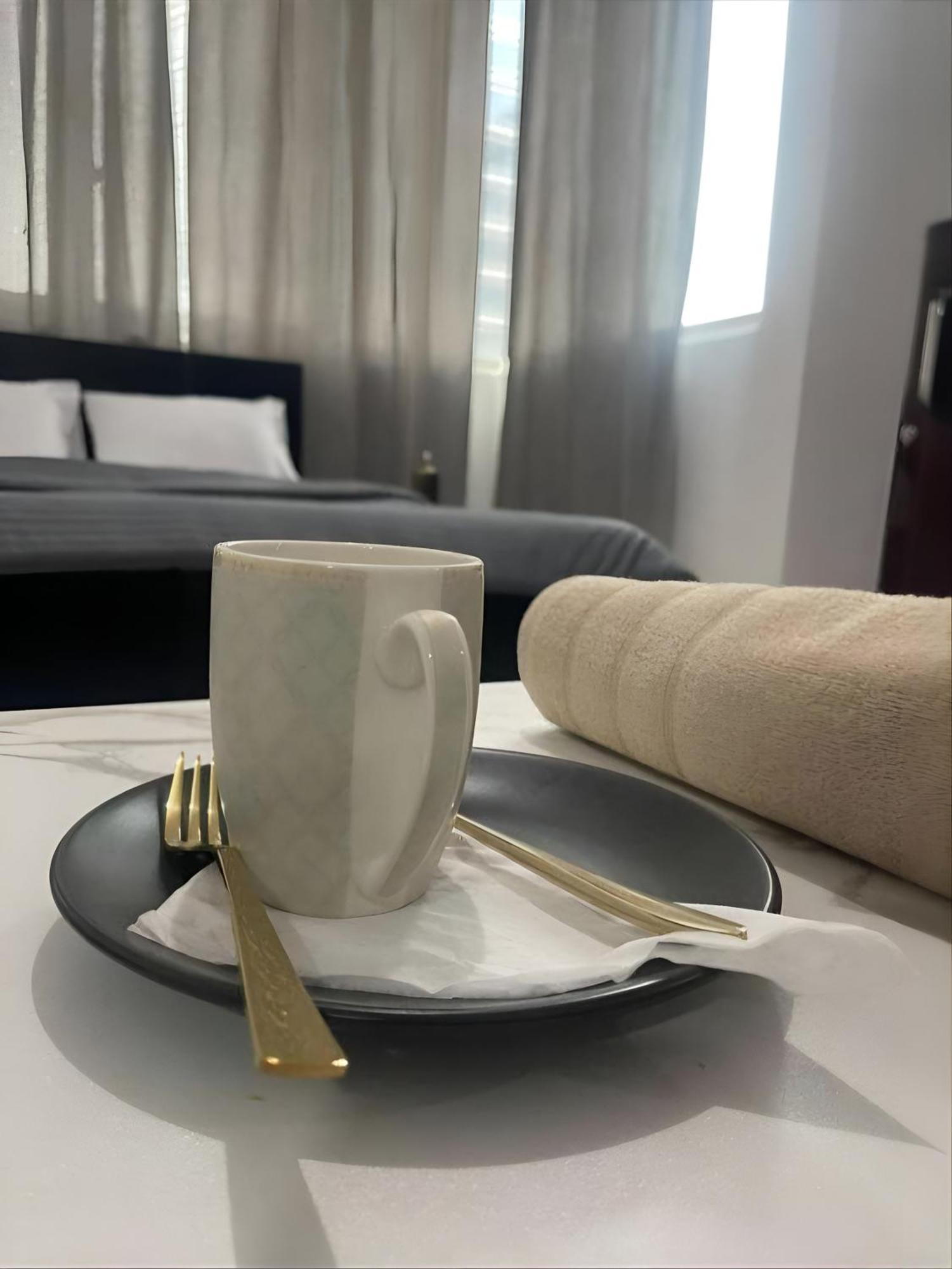 Corniche Street - Extremely Unique Room Abu Dabi Exterior foto