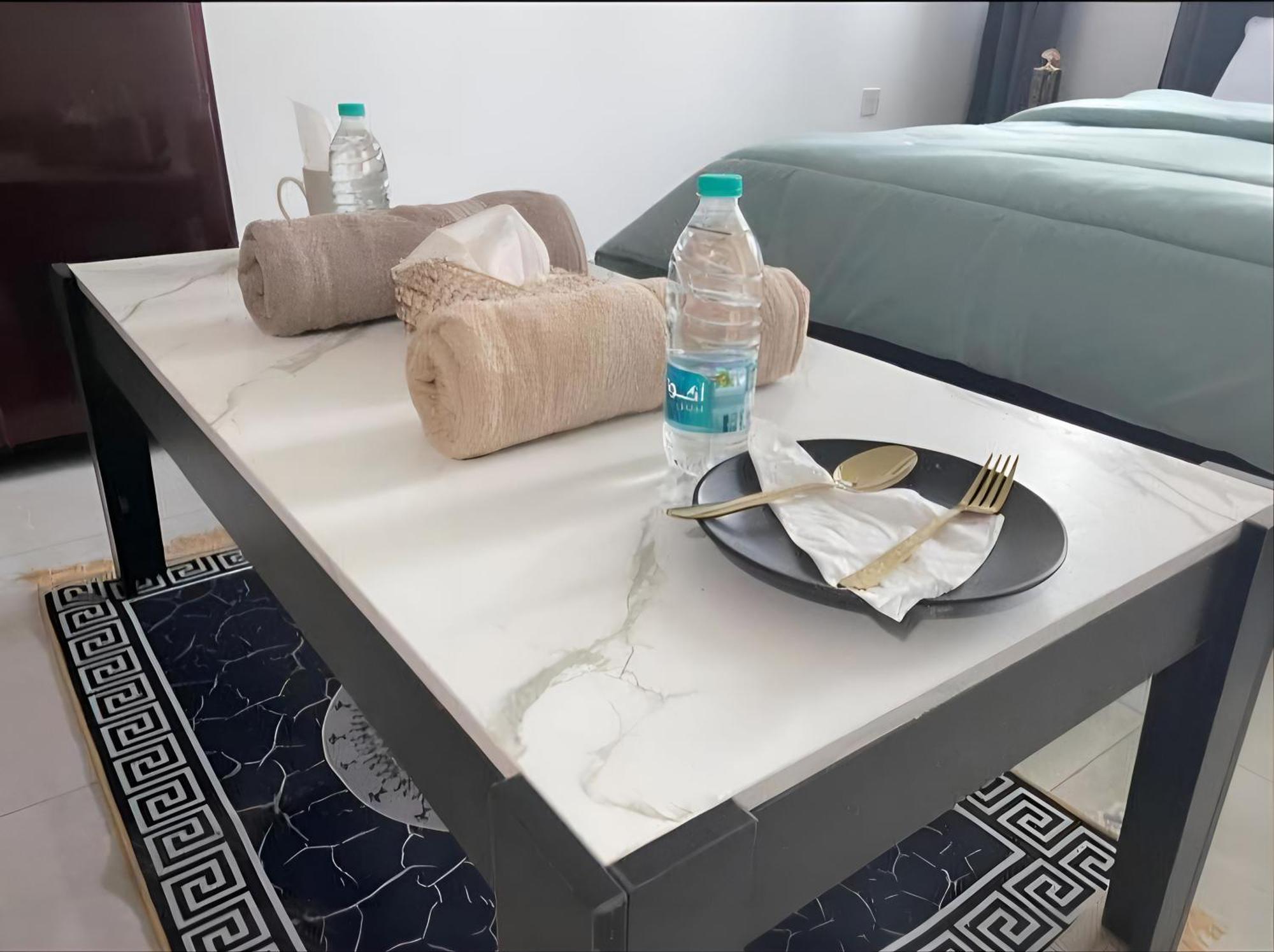 Corniche Street - Extremely Unique Room Abu Dabi Exterior foto
